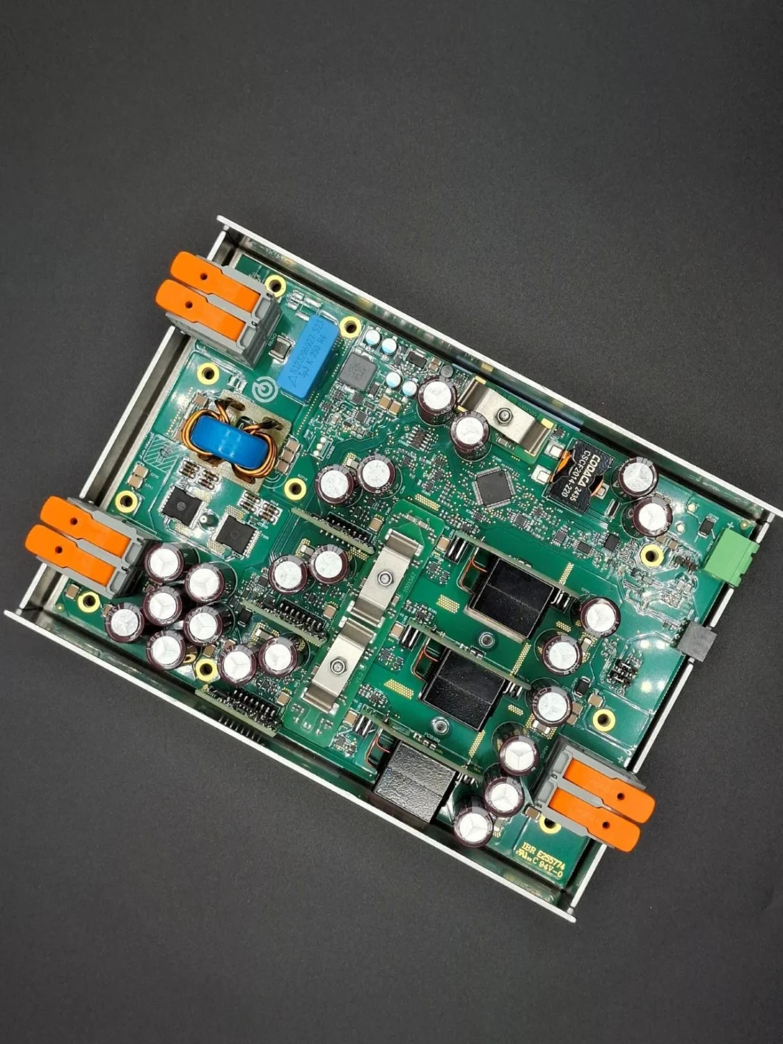 DDL5096-96: bidirektional step-up/ step-down dc dc converter